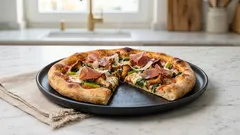 Kartoffelpizza mit Pfifferlingen & Mangold – mit Bresaola als feinem Finish